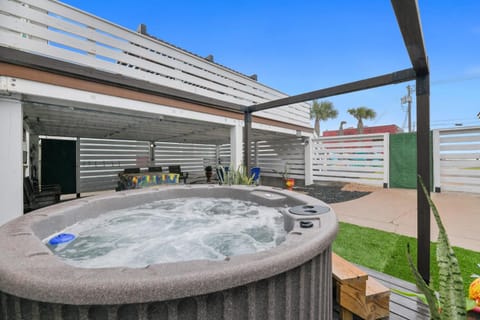 Patio, Hot Tub