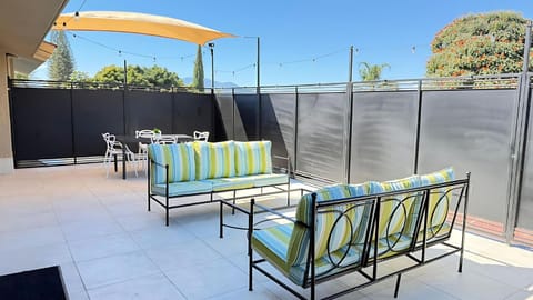 Modern 3-Bedroom Retreat in Ajijic - Walk To Everything-Private Gym-Pickleball House in Chapala