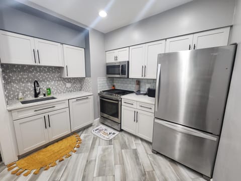 Katherine's Cozy Bungalow! Villa in Terre Haute