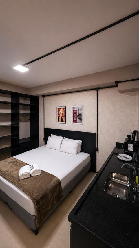 Bed, Kitchen or kitchenette, Photo of the whole room, Bedroom, minibar
