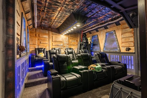 Communal lounge/ TV room, Living room