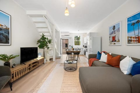 TV and multimedia, Living room, Dining area