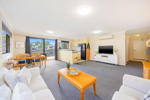 TV and multimedia, Balcony/Terrace, Kitchen or kitchenette, Living room, Dining area