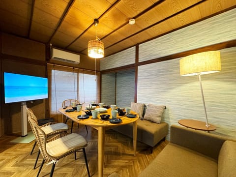 Living room, Dining area