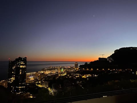 Luxury Sea-View Suite over Monaco Apartment in Roquebrune-Cap-Martin