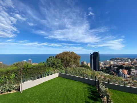 Luxury Sea-View Suite over Monaco Apartment in Roquebrune-Cap-Martin