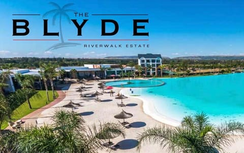Property building, Natural landscape, Beach, Lake view, Pool view, Sea view, Swimming pool