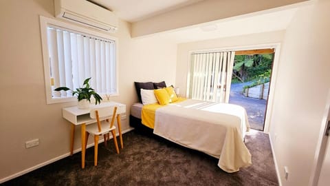 Photo of the whole room, Bedroom, internet, air conditioner