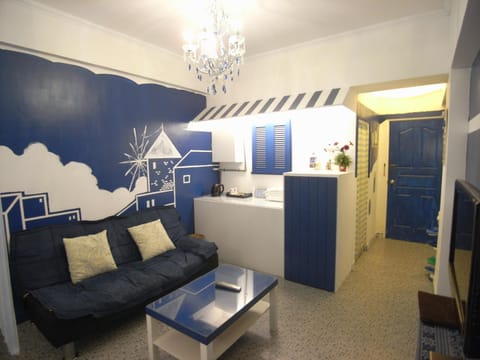 Photo of the whole room, Decorative detail, Seating area