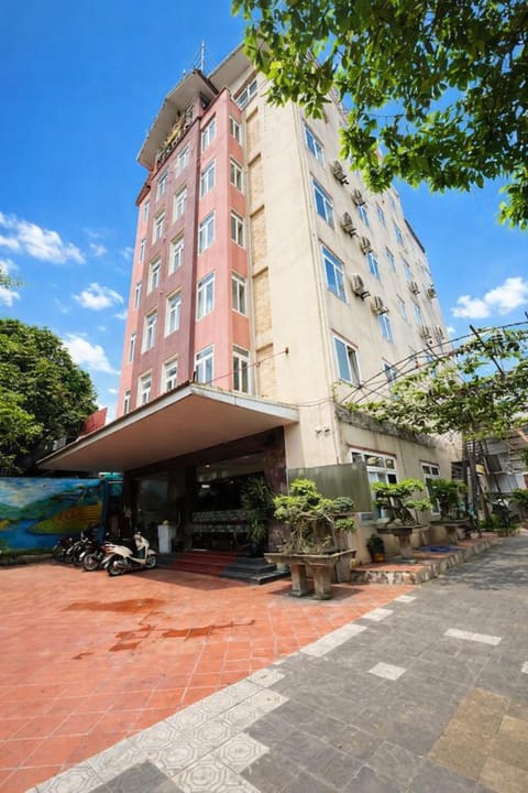 Property building, Day