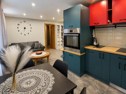 Kitchen or kitchenette, Living room, Seating area, Dining area, dishwasher, oven, stove