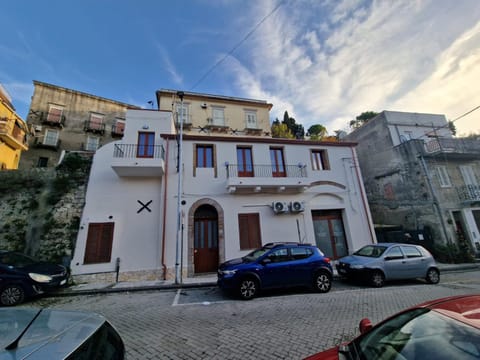 Property building, Street view, Parking