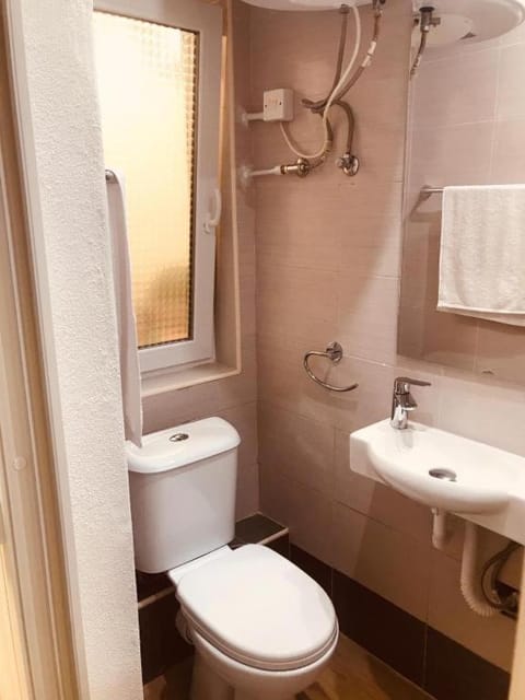 Budget Rooms by LA88 Bed and Breakfast in Saint Paul's Bay