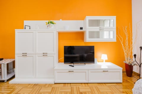 Cozy Home - 2 bedrooms apartment Apartment in Cuneo