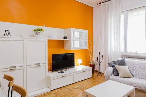 Cozy Home - 2 bedrooms apartment Apartment in Cuneo