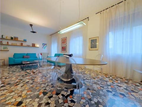 San Felice's Urban Elegance Apartment in Vicenza