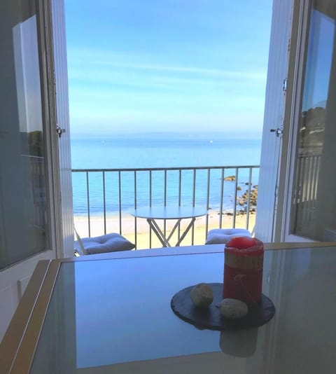 Natural landscape, Balcony/Terrace, Dining area, Sea view