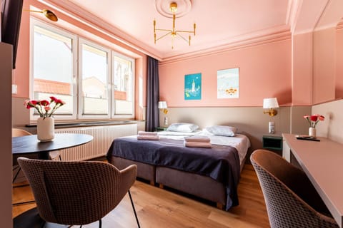 Photo of the whole room, Seating area, Bedroom, towels