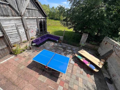 Patio, Table tennis