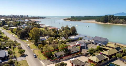 Nearby landmark, Natural landscape, Bird's eye view
