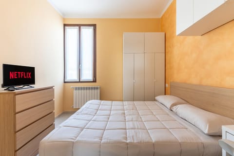 2 Bedrooms Apartment with Wi-Fi-Netflix Apartment in Milan
