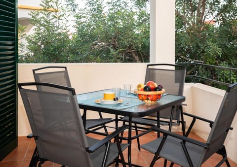 Balcony/Terrace, Dining area, Garden view