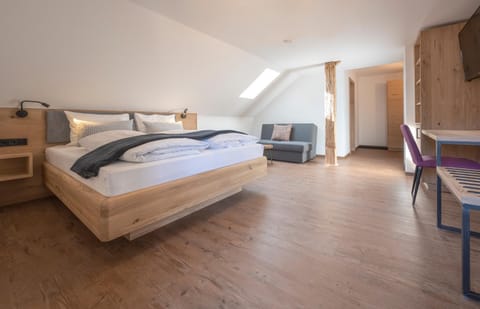 Bed, Photo of the whole room