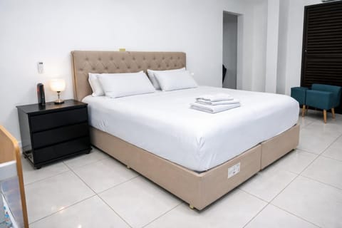 Photo of the whole room, Bedroom