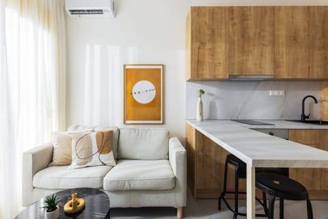 Kitchen or kitchenette, Seating area, Dining area