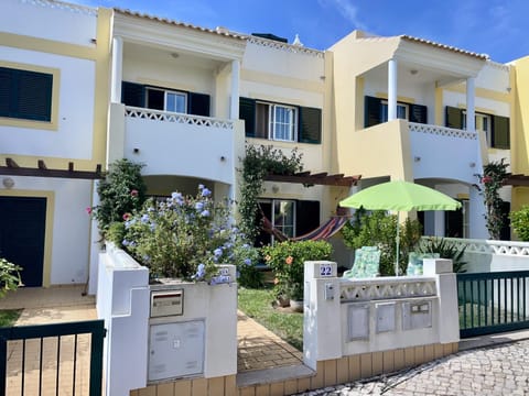 Property building, Facade/entrance, Off site