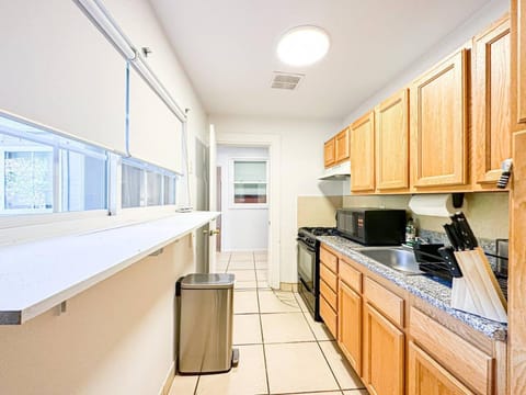 Kitchen or kitchenette, oven, pet friendly, stove, toaster