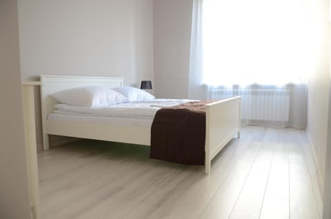 Day, Photo of the whole room