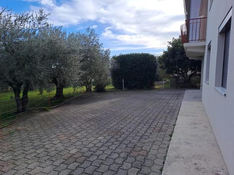 Charmant haut de Villa Apartment in Manosque