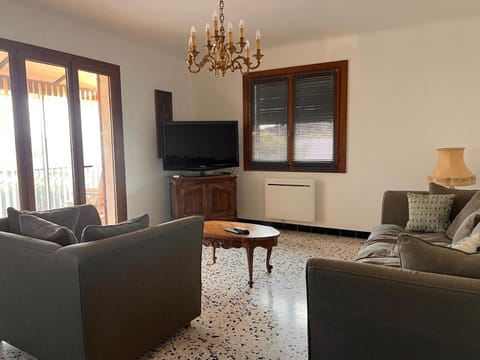 Charmant haut de Villa Apartment in Manosque