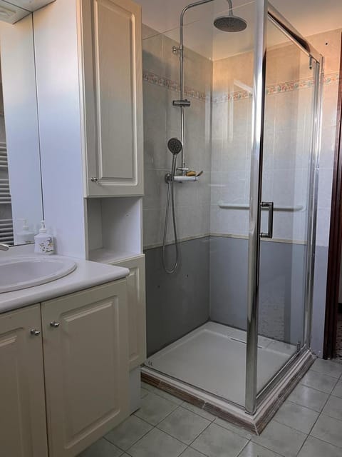 Charmant haut de Villa Apartment in Manosque