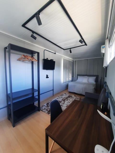 TV and multimedia, Living room, Photo of the whole room, Bedroom, air conditioner