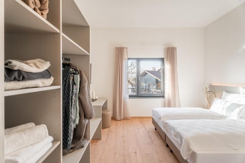 Bed, Photo of the whole room, Bedroom, towels