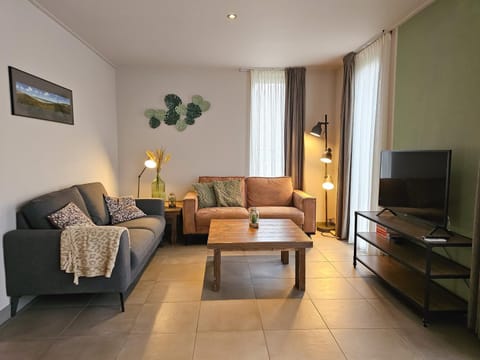 TV and multimedia, Seating area