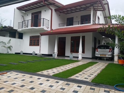 Property building, Garden, Garden view, Parking