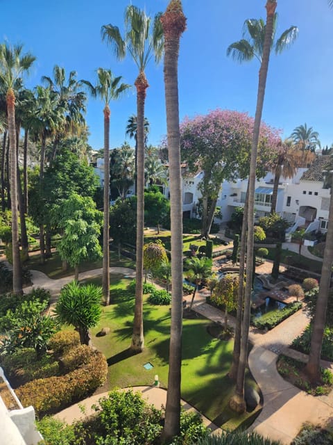 LAALCAZABA Garden Apartment in Marbella