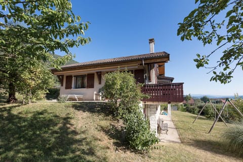 SEVRIER, maison vue panoramique sur le lac , 8 personnes House in Sévrier