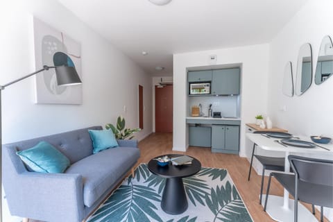 Canvas La Défense Apartment in Puteaux