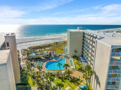 Property building, Day, Natural landscape, Bird's eye view, Beach, Pool view, Sea view, Swimming pool, sunbed