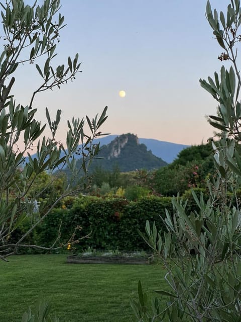 Nearby landmark, Natural landscape, Mountain view