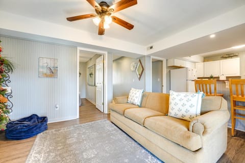 Lake Views and Community Perks Cape Fair Apartment! Apartment in Table Rock Lake