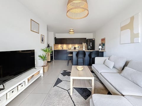 Patio, TV and multimedia, Living room, kitchen, air conditioner