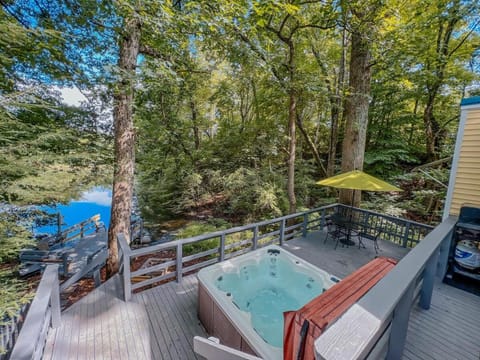 Lake Life, Hocking Hills, Hot Tub, Fireplace, Pond House in Perry Township
