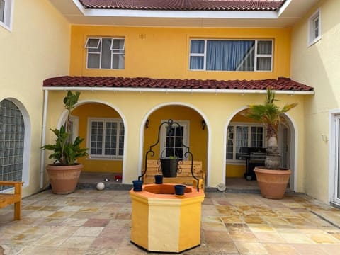 Yalwa house Bed and Breakfast in Cape Town