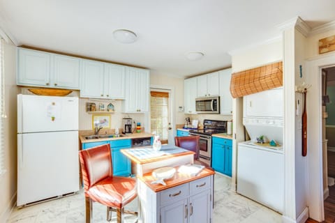 5 Mi to Downtown Beaufort Pet-Friendly Cottage! House in Port Royal