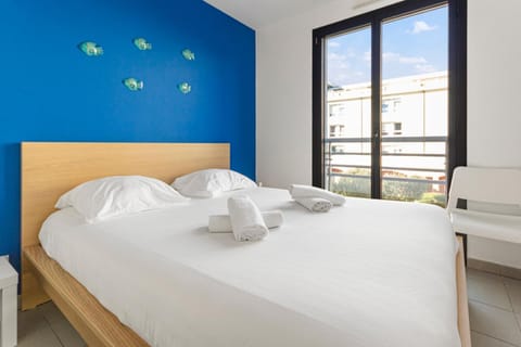 Le Sud - Quiet - Spacious - AC - Private car park - Aerodrome Apartment in Cannes